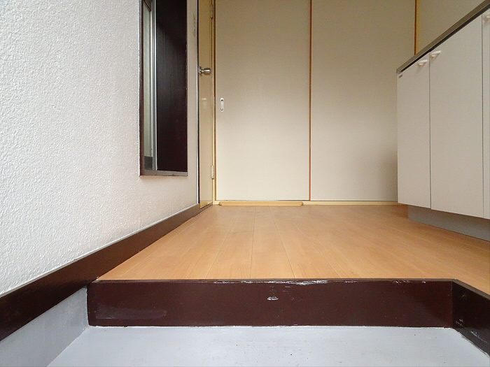 サンエム本町ハイムＣ棟の玄関