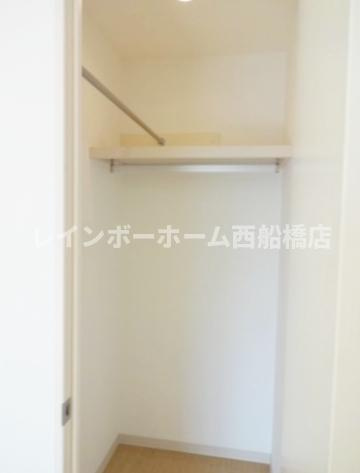 ルームス市川（E-073)の収納