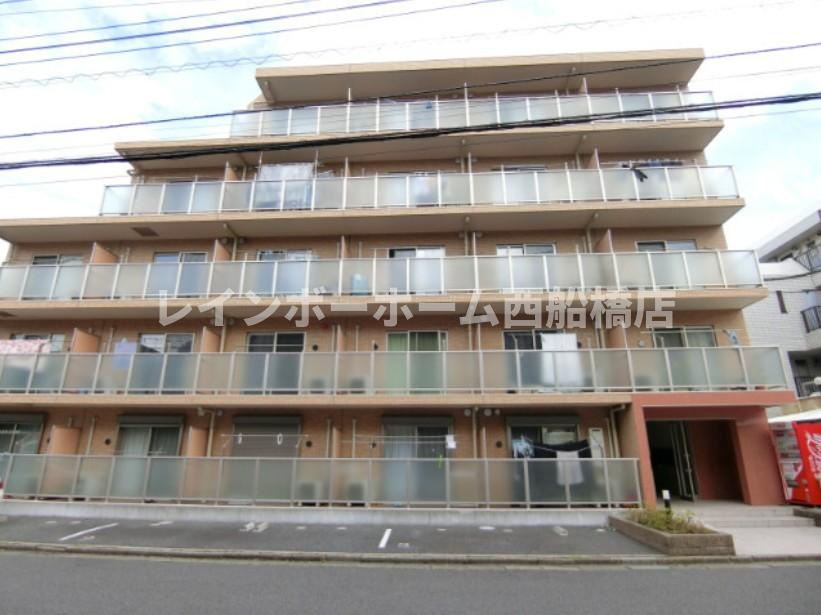 アメティスタ本中山の外観