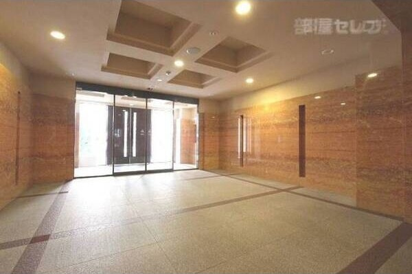 プレサンス名古屋駅前グランヴィルのロビー