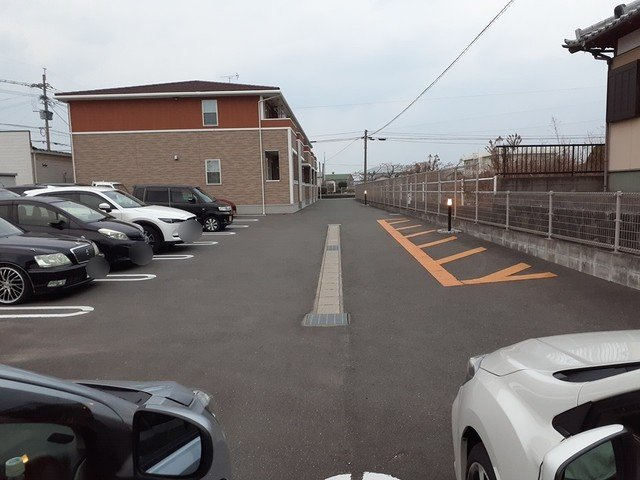 アルク・アン・シエルの駐車場