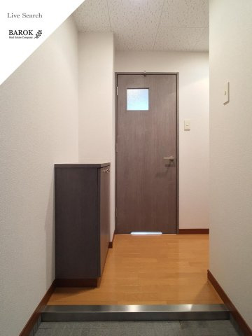 ロイヤル神屋71の玄関
