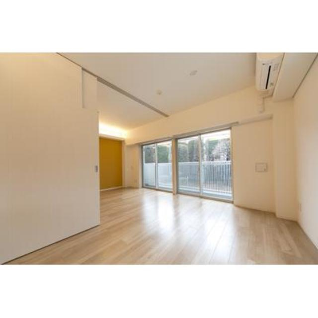 アンソレイユ氷川台の居間・リビング|※写真は同タイプ住戸です。