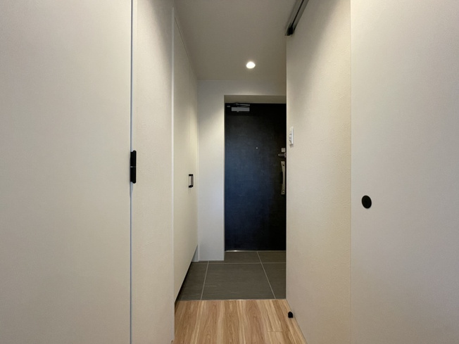 【玄関】LEGALAND西新宿ANNEX