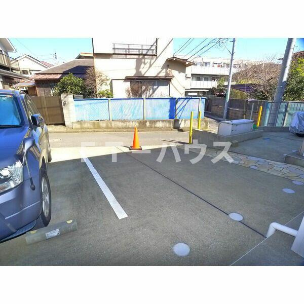 プリムローズの駐車場