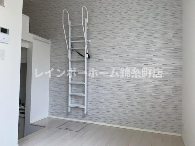 AKUSTOTのエントランス