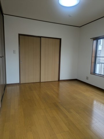 練馬区石神井町２丁目のアパートの洋室