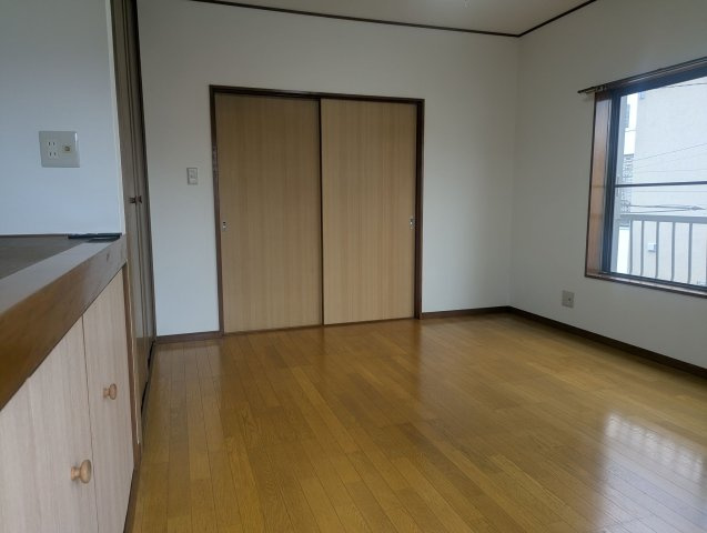 練馬区石神井町２丁目のアパートの洋室