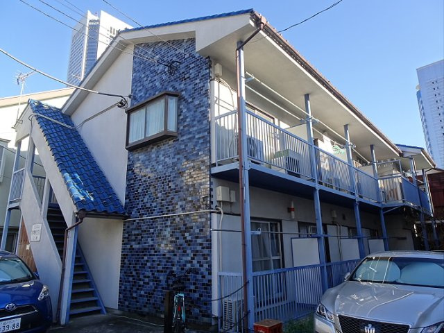 サンエム本町ハイムＣ棟の外観