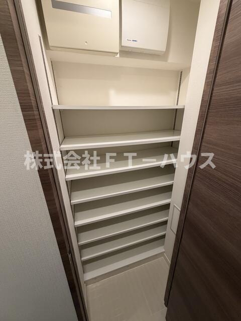 エクセレントシティ南行徳駅前の収納