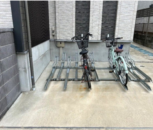 KAREIDの駐車場