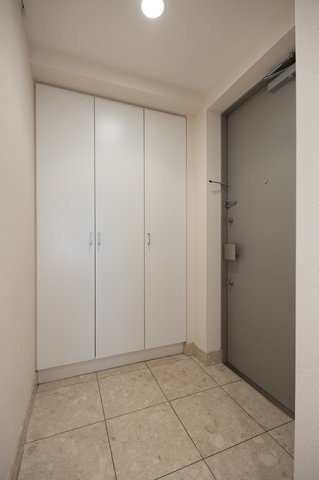 ガーデニエール砧レジデンスの玄関|※写真は同タイプ住戸です。