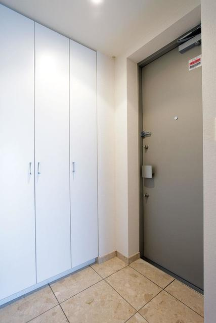 ガーデニエール砧レジデンスの玄関|※写真は同タイプ住戸です。
