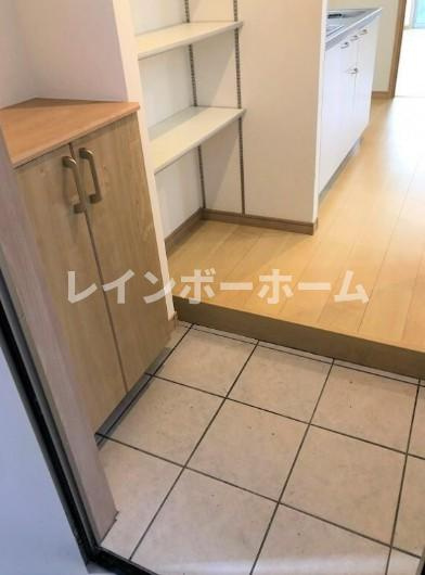 LAUREL西船橋の玄関