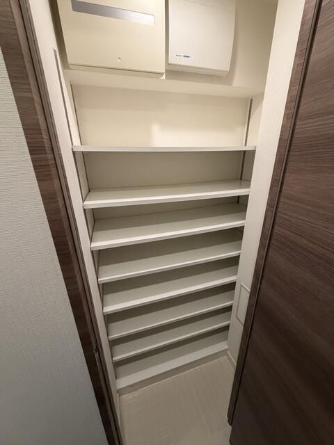 エクセレントシティ南行徳駅前の玄関