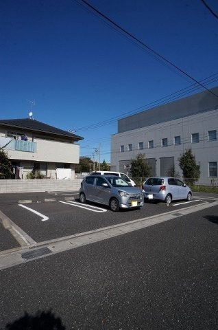 プロムナード　アンビルの駐車場