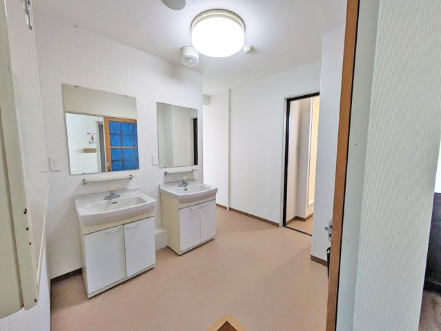 広川町事業用賃貸の洗面所