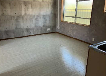 市川マンションの居間・リビング