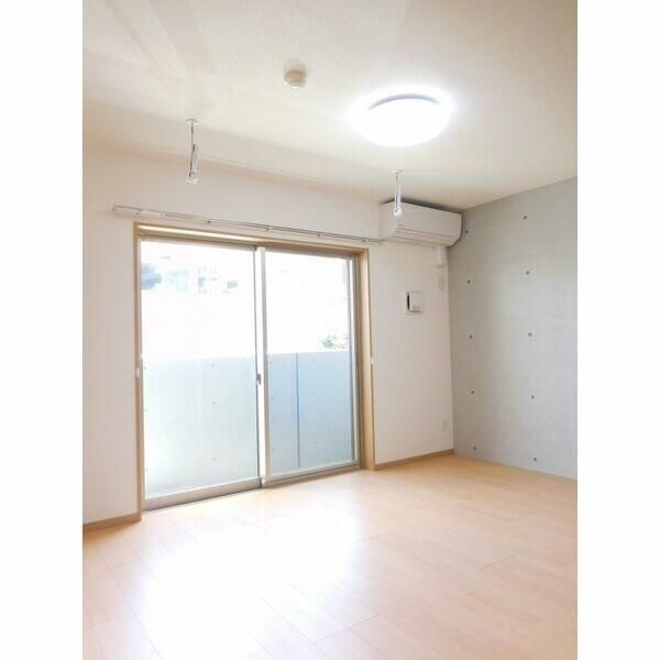 Ｃｈａｍｂｒｅ　Ｈｉｄｅｍｉ　Ⅱの居間・リビング