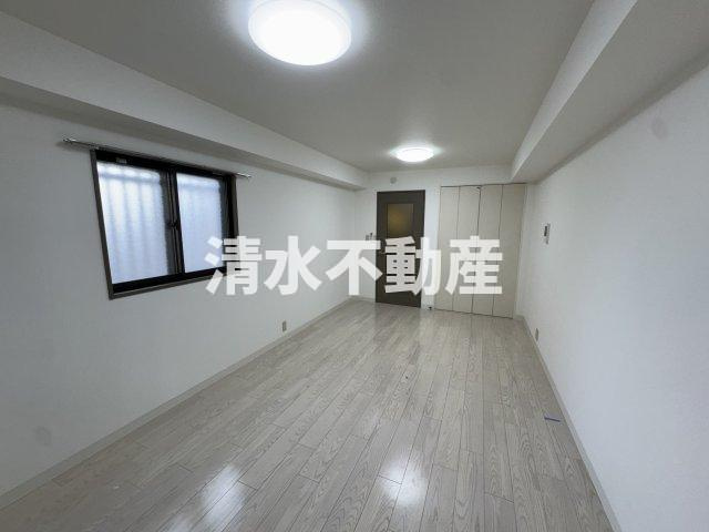 江古田駅1分マンションの居間・リビング|【仲介手数料無料】ご内見は清水不動産までお気軽にお問い合わせ下さい。
※画像は別部屋の参考写真となります