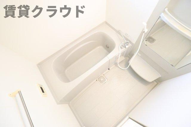 ルミエールⅡの浴室|日々の疲れを癒すお風呂付です