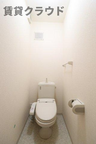 ルミエールⅡのトイレ|ゆったりとした空間のトイレです