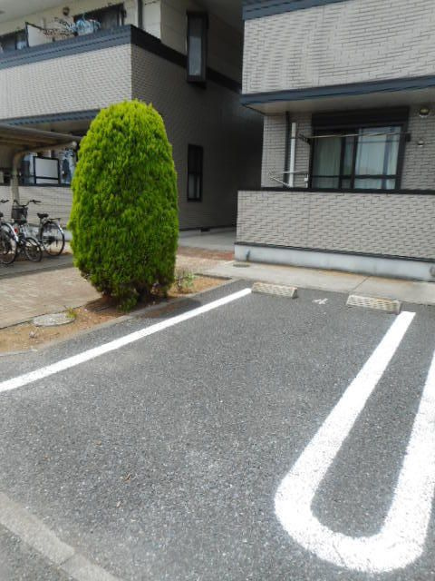ベル・オトンヌの駐車場