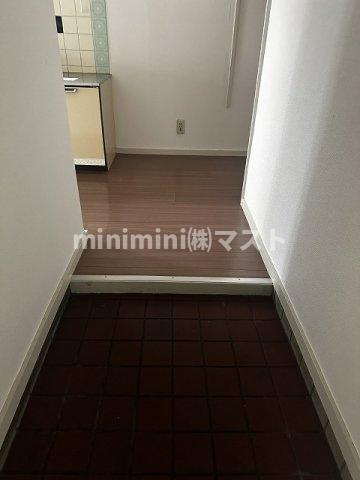 ポートパレス磯路の玄関
