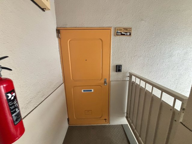 柳橋東和マンションＢの玄関