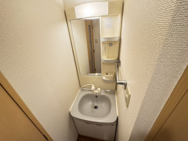 ペリエ市川Ⅰの独立洗面台