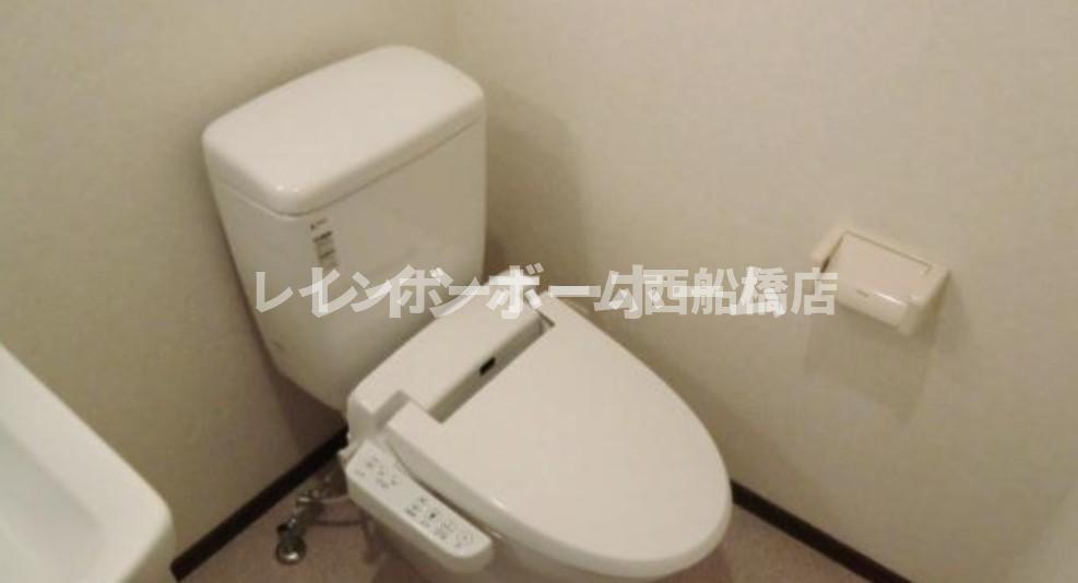 フィールドサイドのトイレ