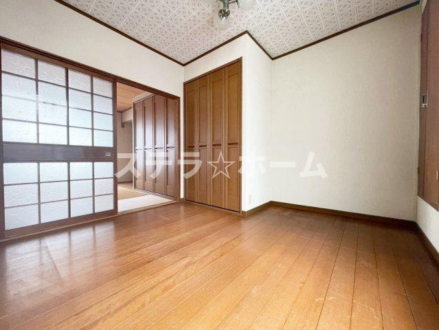 木川西1　中古戸建の洋室|きれいな洋室です