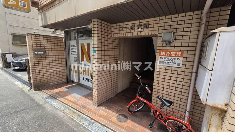 コーポ元町のエントランス