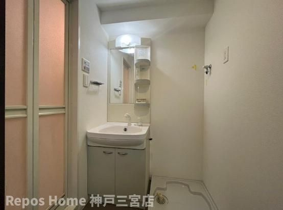 レジュールアッシュ神戸元町の洗面所