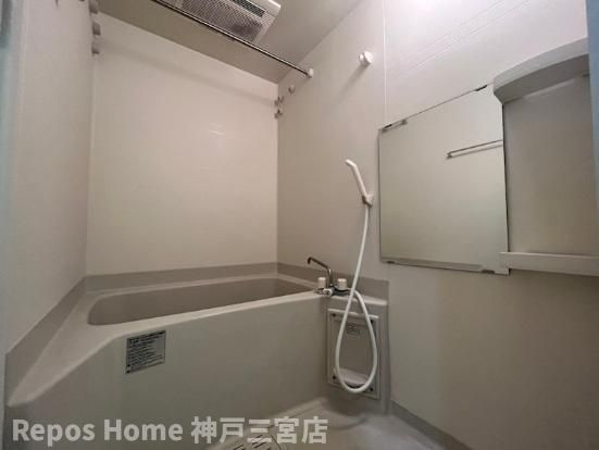 レジュールアッシュ神戸元町の浴室