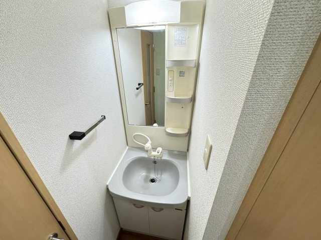 ペリエ市川Ⅰの独立洗面台