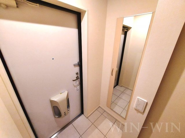 アパートメント小浜 Aの玄関