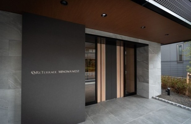 荒川区東日暮里１丁目の賃貸マンションのエントランス