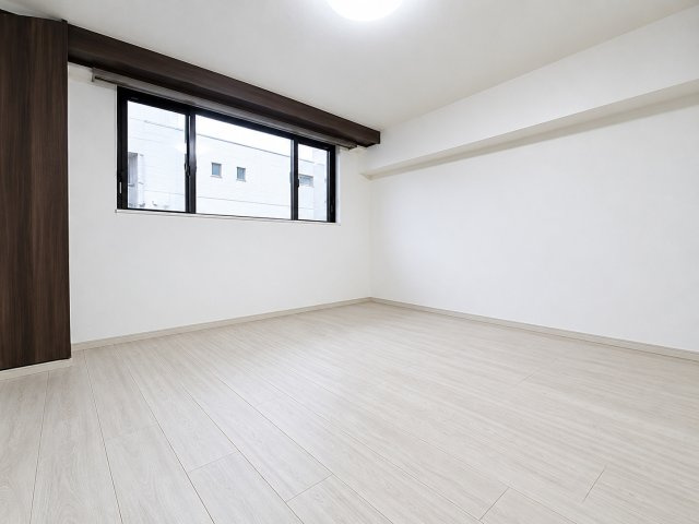 コモド長岡京の居間・リビング|同型参考写真　クロゼットと押入があり荷物もすっきり収納可能