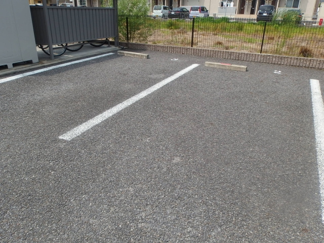 セジュールスミレの駐車場