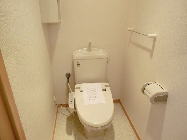 ＴＮＧビルのトイレ|嬉しい温水洗浄便座付きトイレです。
