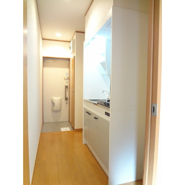 アンプルール クラージュ Westの玄関