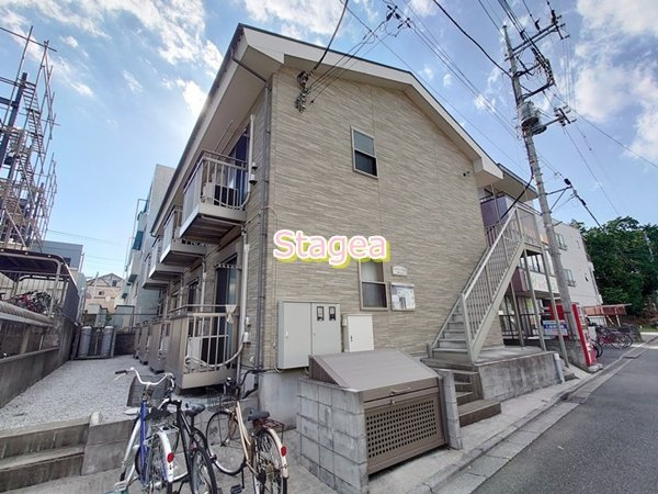 アンプルール クラージュ Westの外観