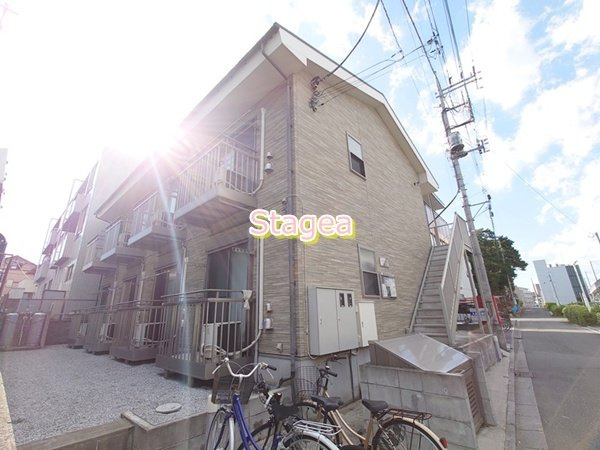 アンプルール クラージュ Westの外観