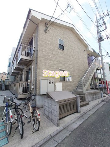アンプルール クラージュ Westの外観