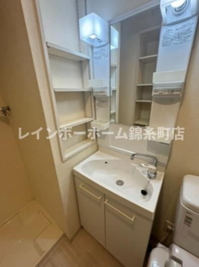 ルームス市川の独立洗面台