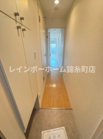 ルームス市川の玄関