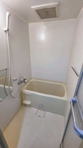 スカイコート神田弐番館の浴室