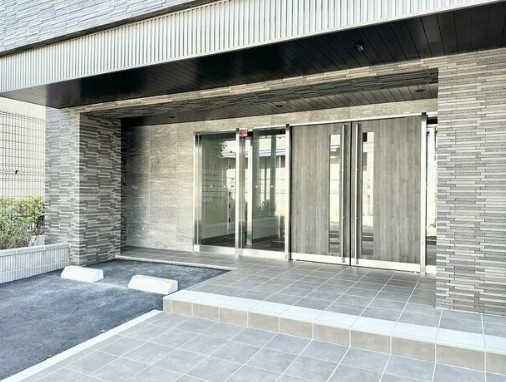 荒川区町屋８丁目の賃貸マンションのエントランス