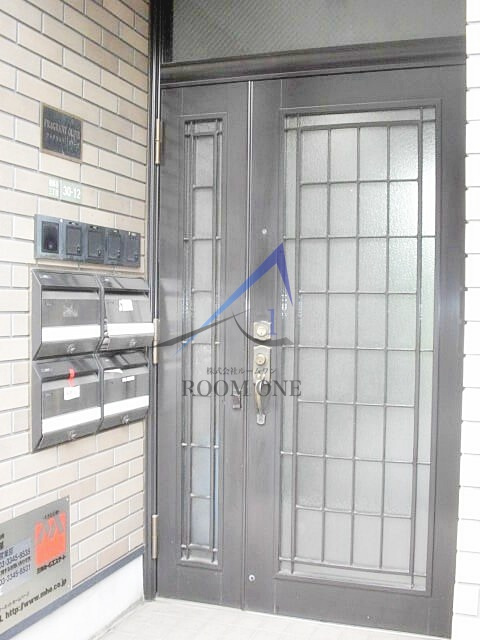 フレグラント．オリーブのエントランス|エントランスです。